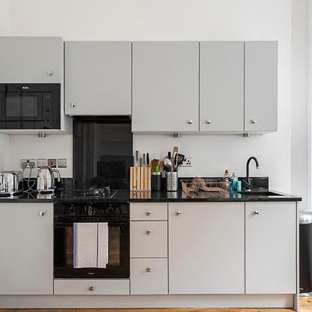 Chic Apartment Near Kensington Palace ลอนดอน ภายนอก รูปภาพ