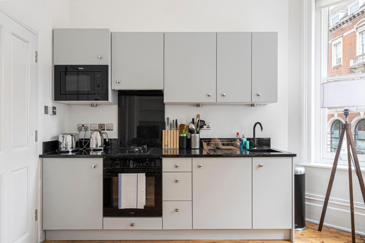 Chic Apartment Near Kensington Palace ลอนดอน ภายนอก รูปภาพ