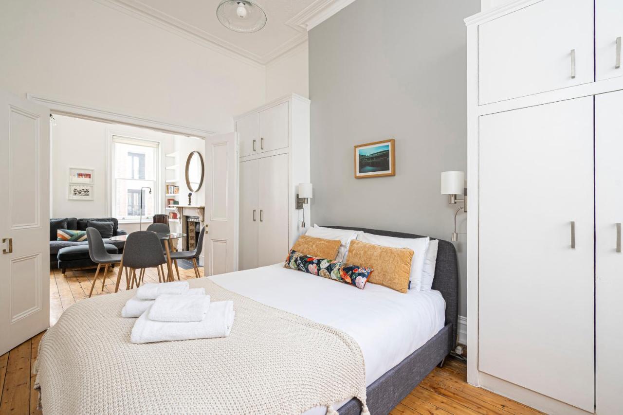Chic Apartment Near Kensington Palace ลอนดอน ภายนอก รูปภาพ
